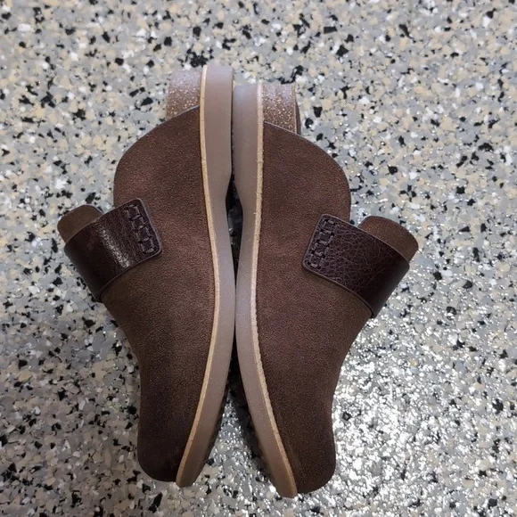 Soft Billie Suede Clog - Picture 2 of 5